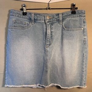 A.n.a Cut-Off Light Wash Jean Mini Skirt Size 12